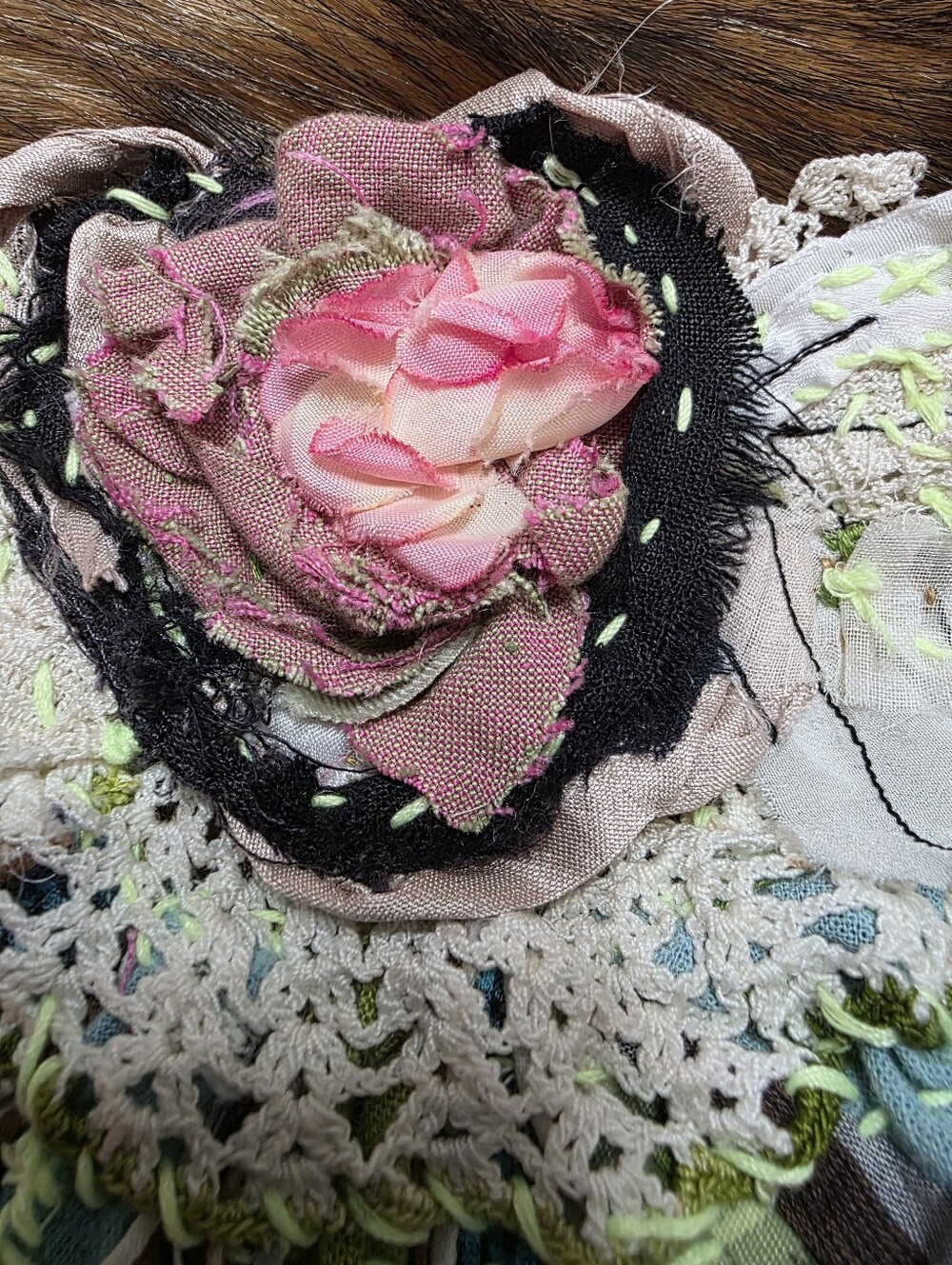 JABOT🩷MOSSIE ANNA ARTISAN DESIGN🩷OOAK NWT🩷VINTAGE TEXTILES - Picture 11 of 15